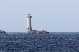 En passant devant le phare de Kereon